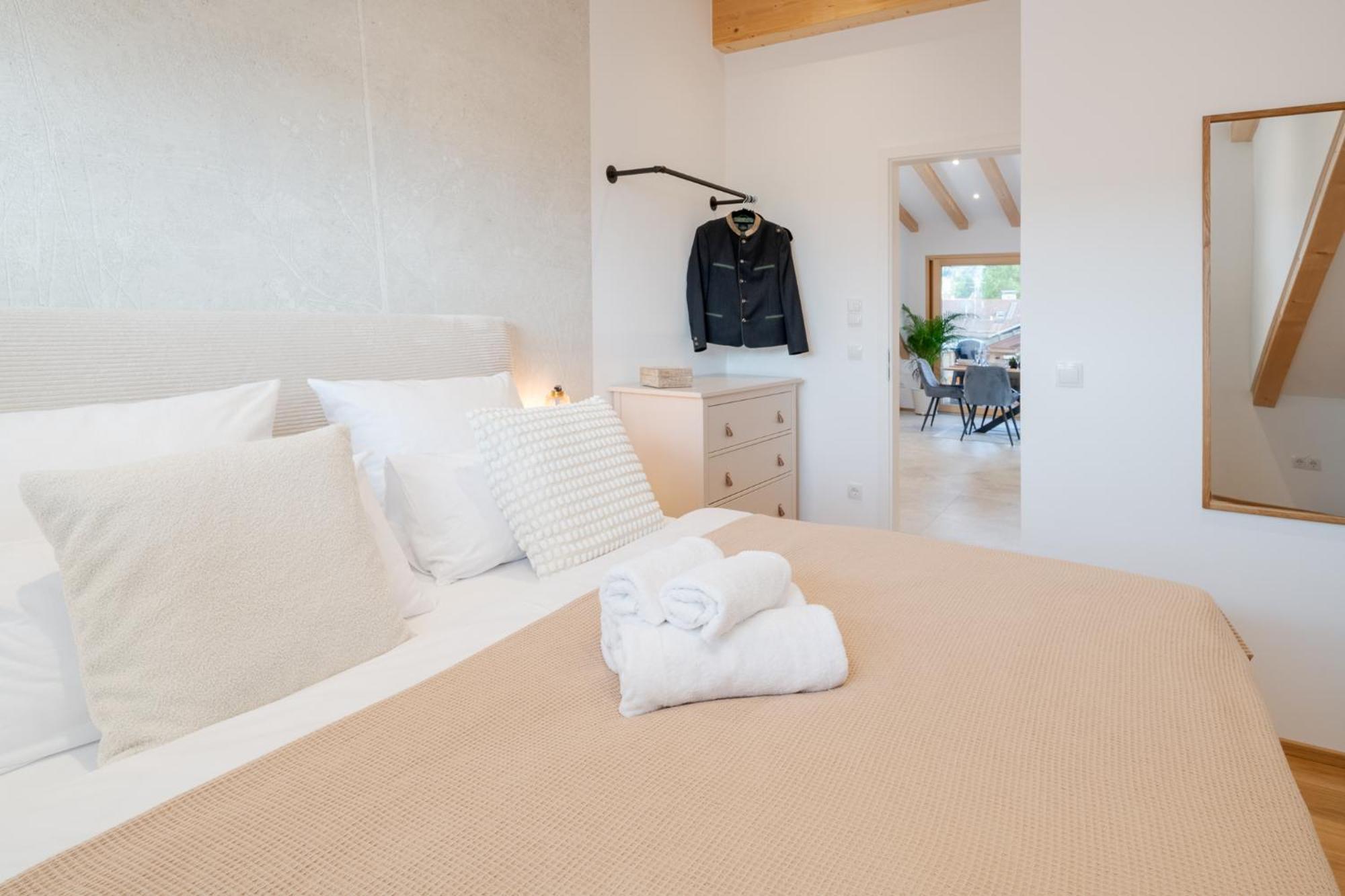 Fenjoy: Ferienapartment Mit Bergblick / Balkon / Bbq แบร์เนา อัม คีมเซ ภายนอก รูปภาพ
