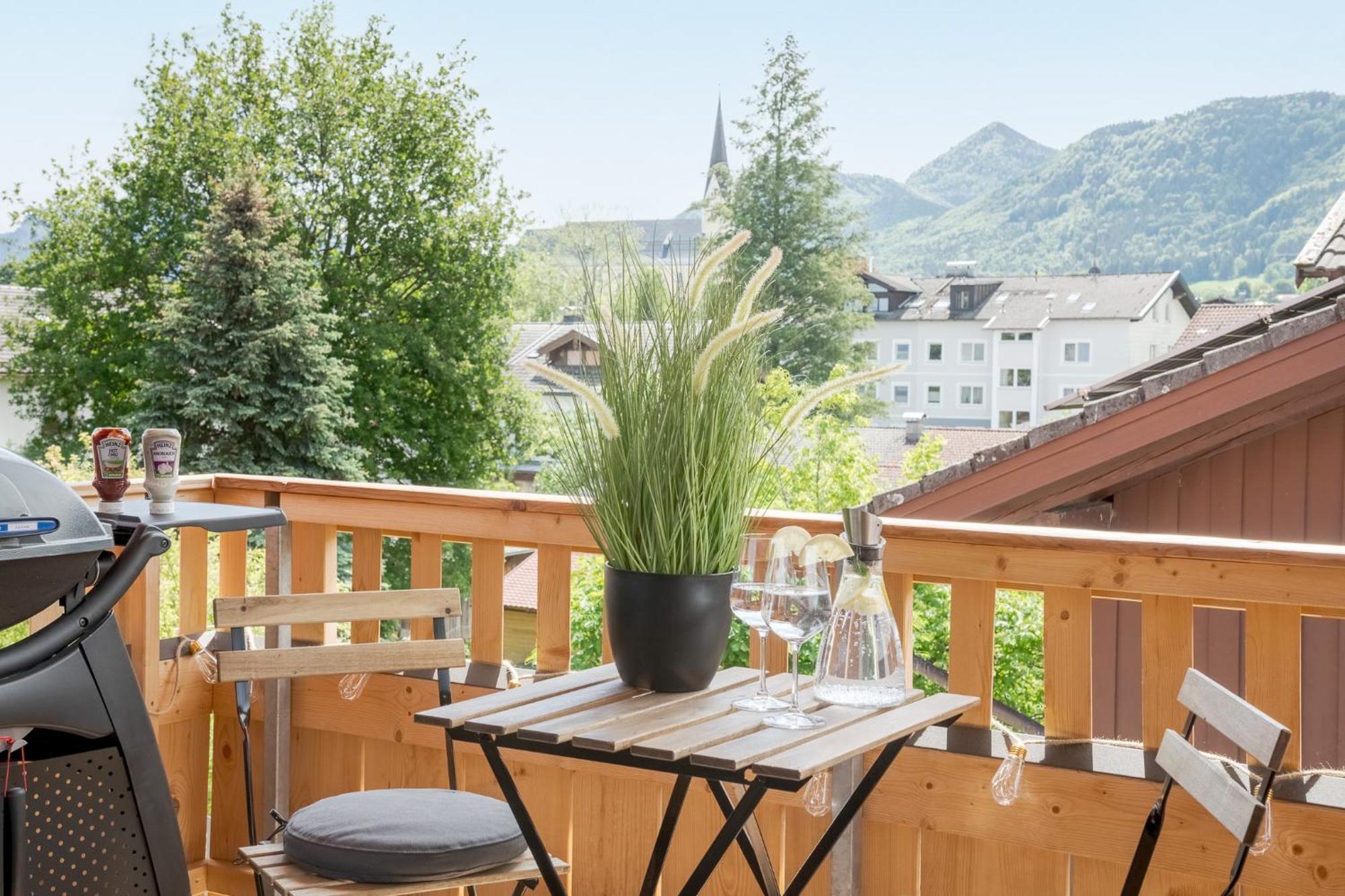 Fenjoy: Ferienapartment Mit Bergblick / Balkon / Bbq แบร์เนา อัม คีมเซ ภายนอก รูปภาพ